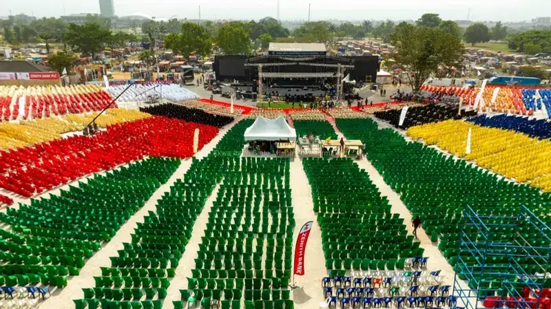 20,000-capacity amphitheatre