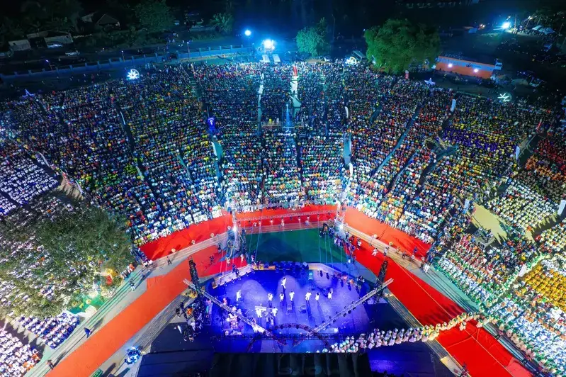 20,000-capacity amphitheatre