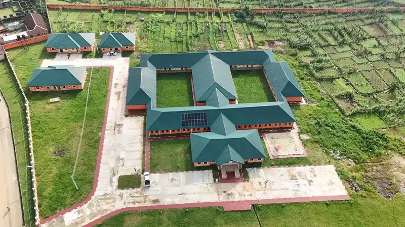 QIC Government Model Primary School, Oku