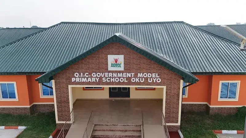 QIC Government Model Primary School, Oku