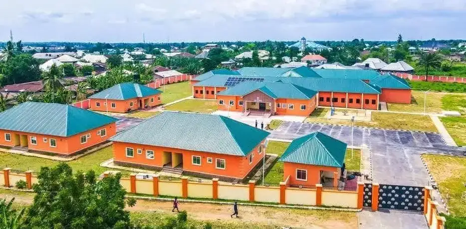 Model Primary School, Holy Child Convent Primary School, Hospital Road