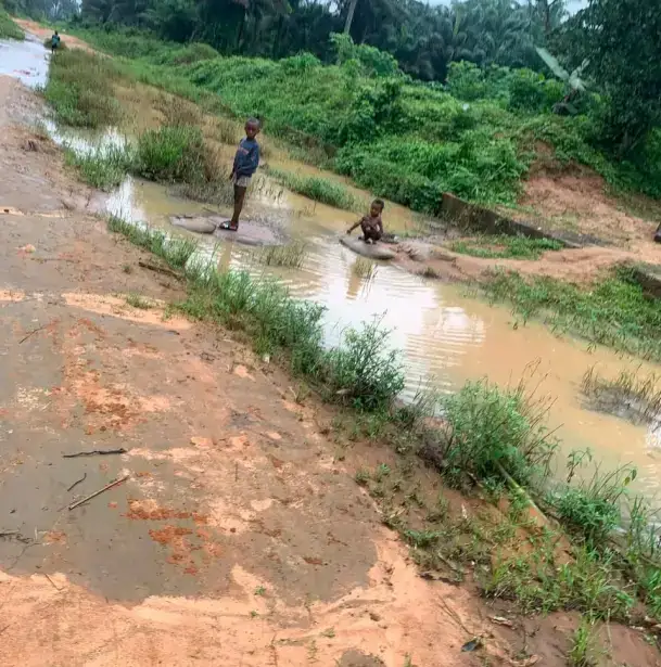 Ikot Ekang - Obiobom - Ikot Ekpat - Abak Itenghe - Uruk Ata Nsidung - Midim - Ikot Edong Road with two bridges