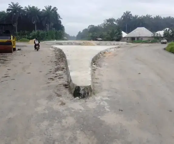 Midim Atan - Ikot Inyang - Ikot Akpan Ekpenyong - Ikot Akpan - Etok Uruk Eshiet - Ikot Imonte Road with bridge