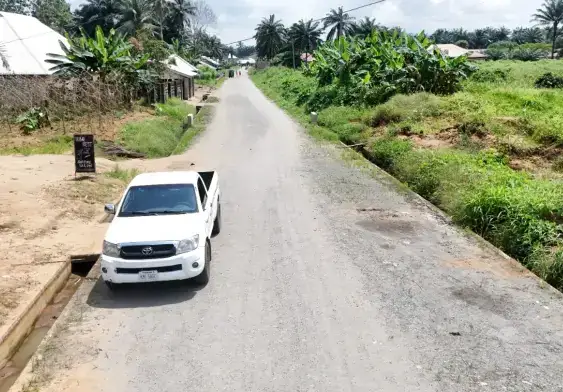 Eka Uruk Eshiet internal roads, vehicle on the road