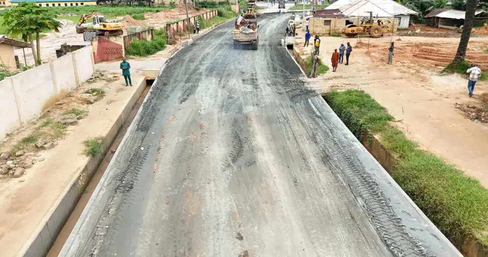 Asphalt works on the Ediene Abak - Ikot Ekan road