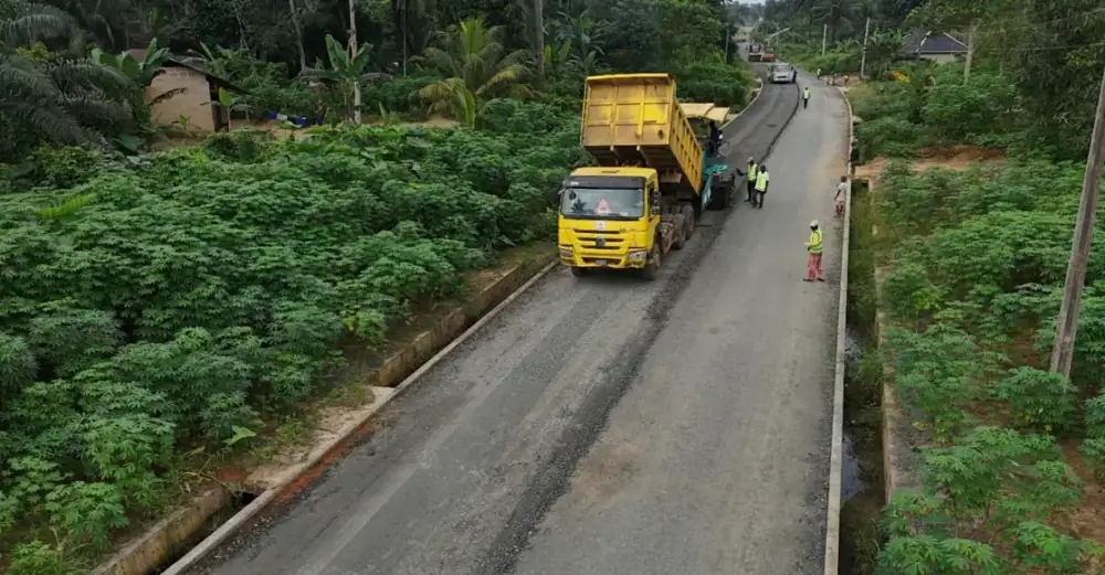 Paved section of the Mkpat Enin - Efa road