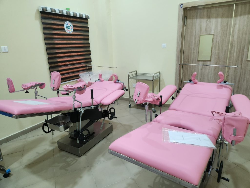 Delivery room with two delivery beds