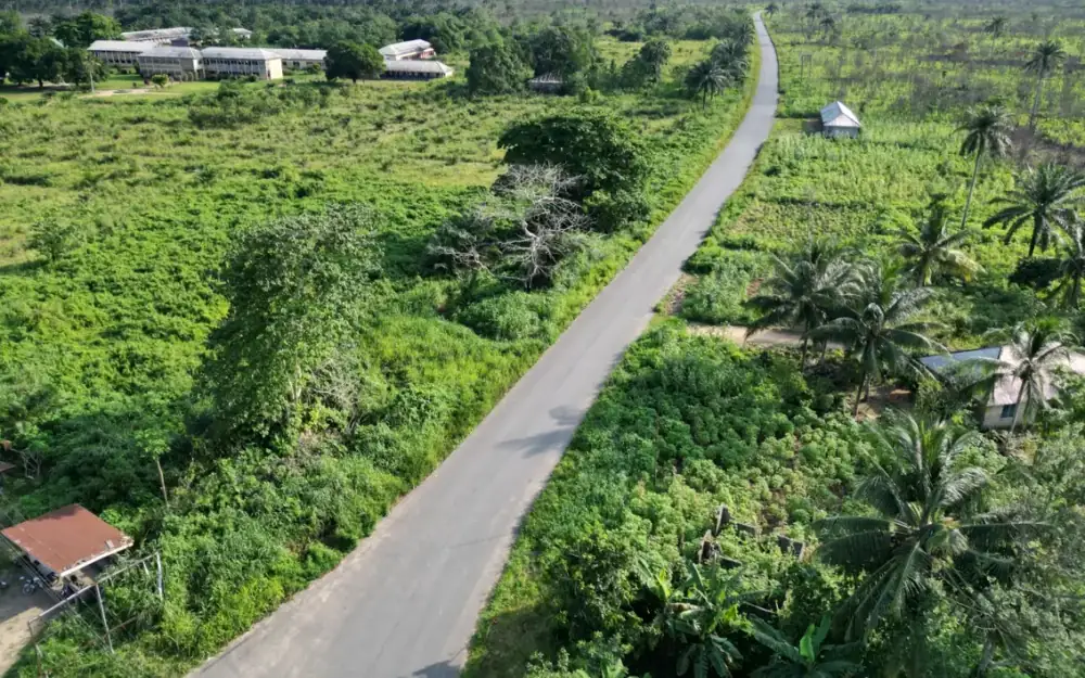Regina Coeli East-West Road