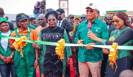 Ribbon-cutting at a commissioning in Oron.
